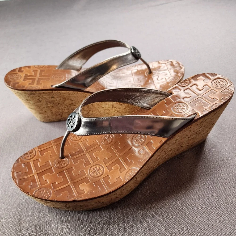 Tory Burch Thora Wedge Sandal Metallic Grey Leather Cork Platform Womens 10.5